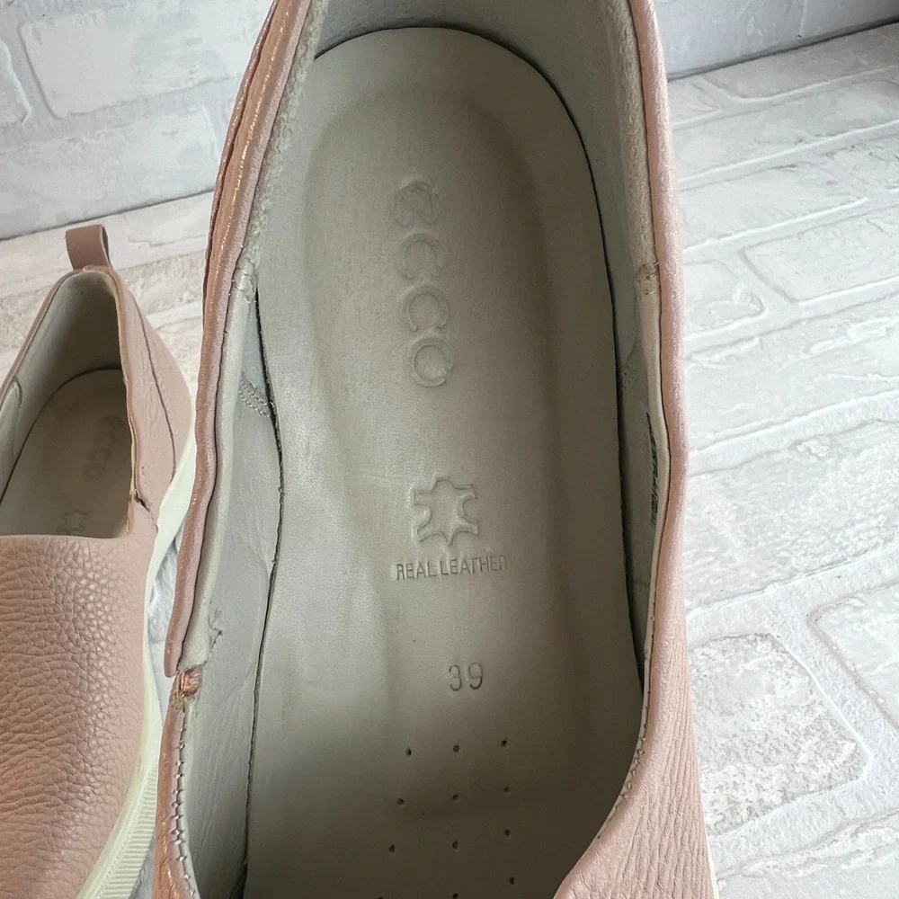 Ecco 39 Gillian Slip On Sneaker‎ Womens 8 Pink Shoes Pebbled Leather Comfort